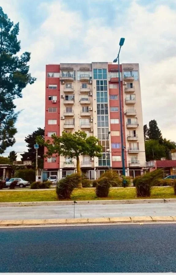DEPARTAMENTO MONOAMBIENTE AMPLIO CON COCHERA OPCIONAL - VILLA SARMIENTO - Imagen 1