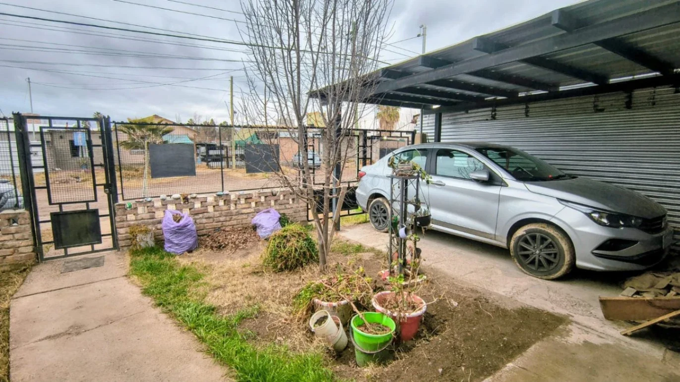 Casa en venta c/ cochera en Los Corralitos - Imagen 5