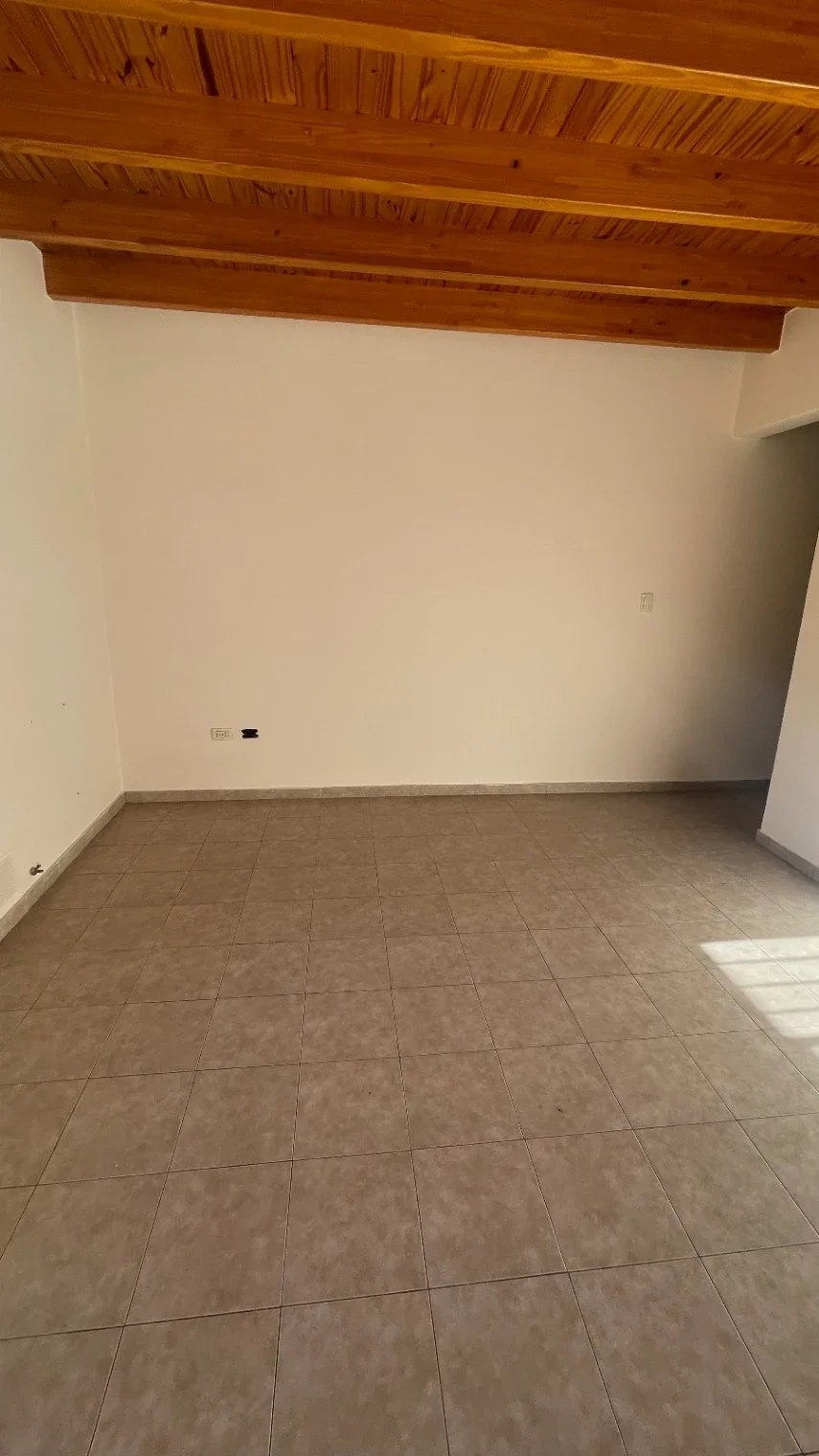 Departamento en alquiler c/ cochera en Rodeo de la Cruz - Imagen 3