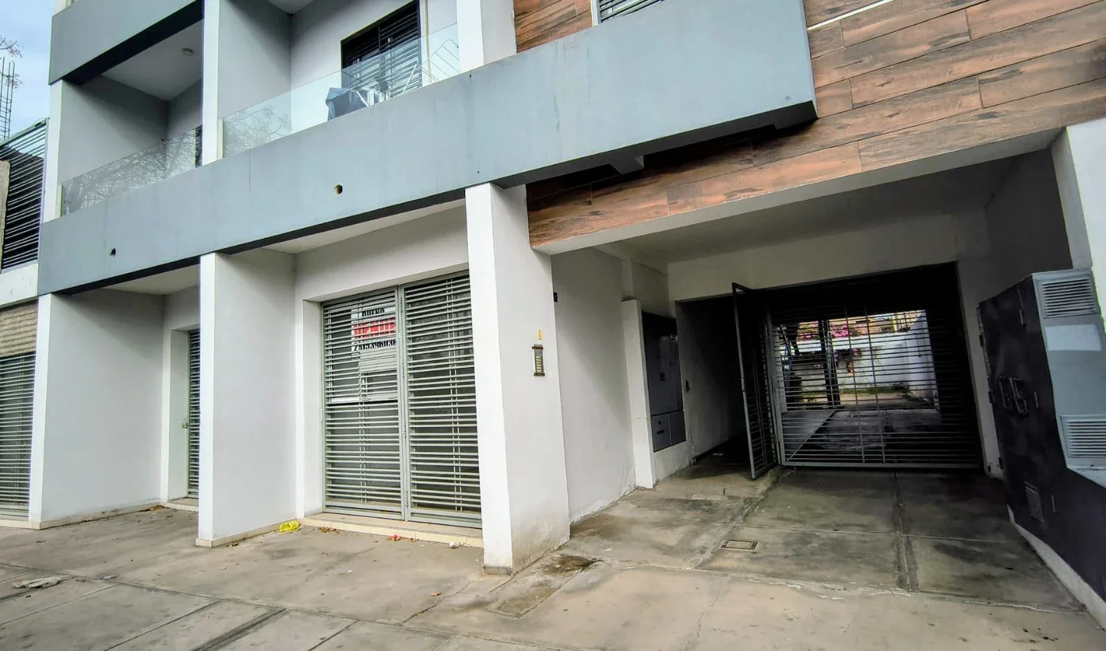 Departamento en alquiler c/ cochera en Las Cañas - Imagen 1