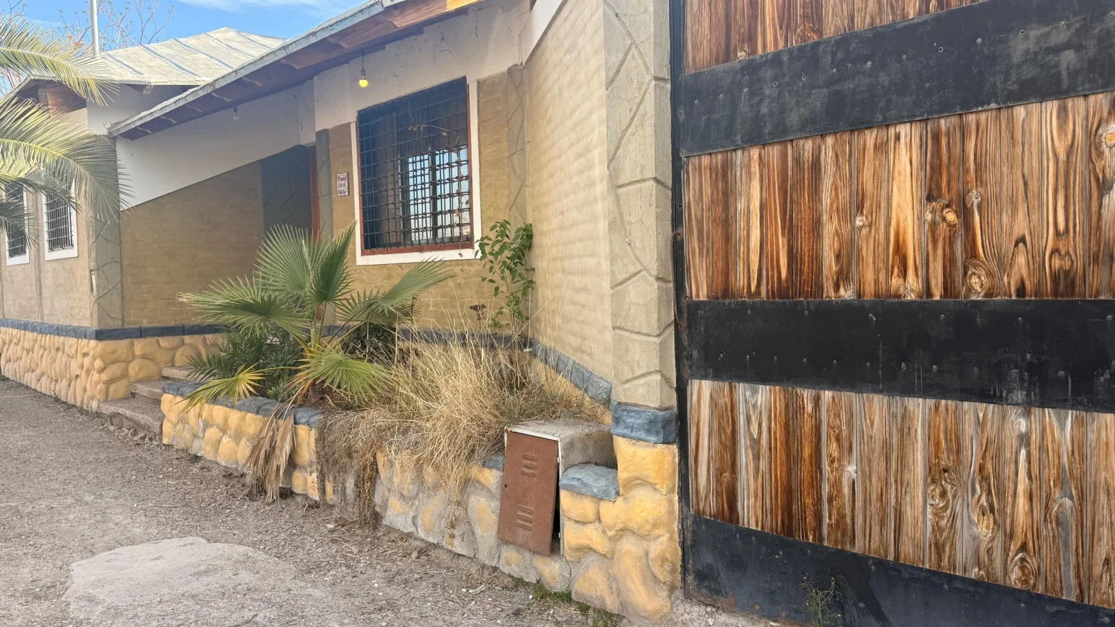 Casa en venta c/ cochera en El Challao - Imagen 1