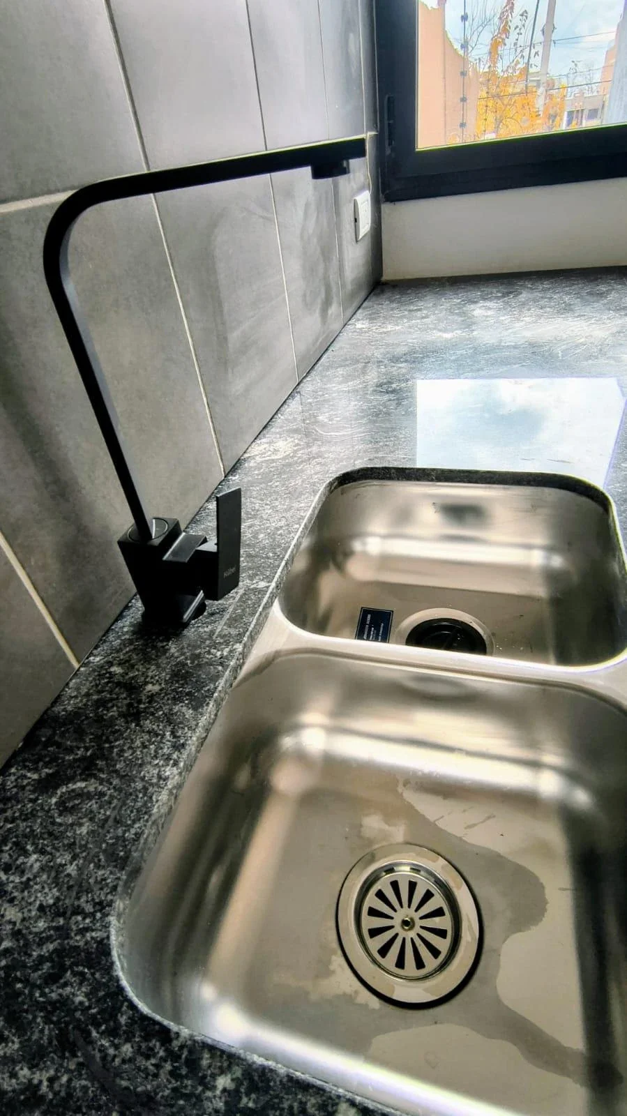 Departamento en alquiler c/ cochera en Villa Nueva - Imagen 3