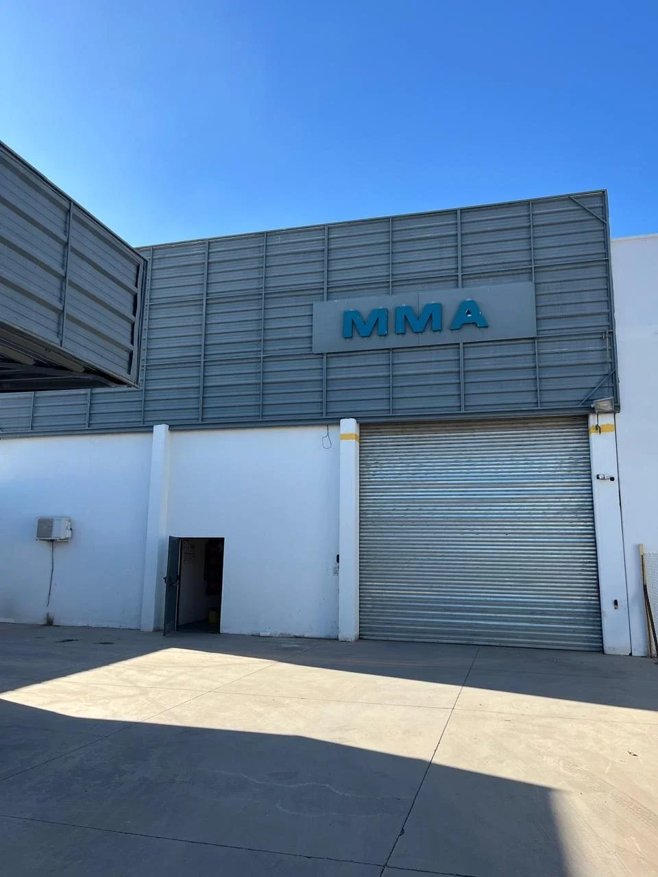 Galpón en alquiler de 1500m2 ubicado en Luzuriaga - Imagen 3