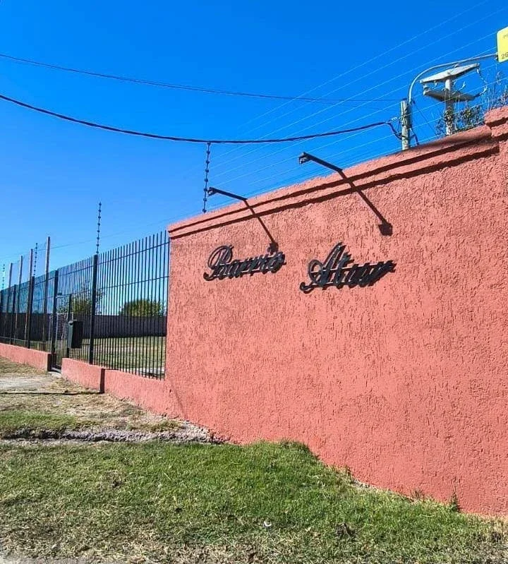 Casa en venta c/ cochera en Otros barrios - Imagen 2