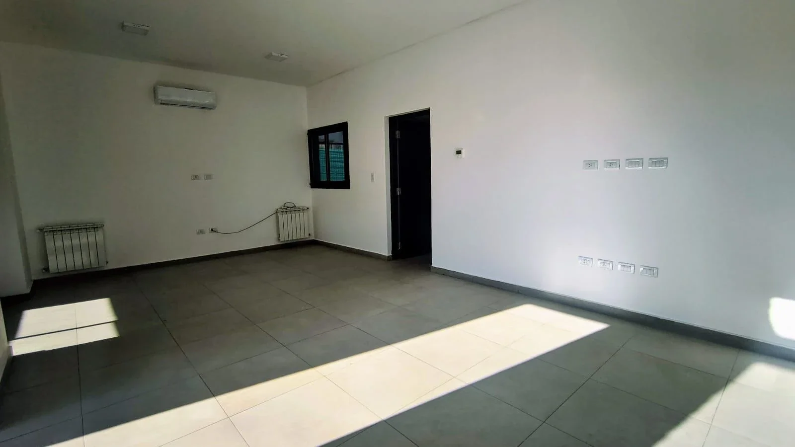 Casa en alquiler c/ cochera en Otros barrios - Imagen 5