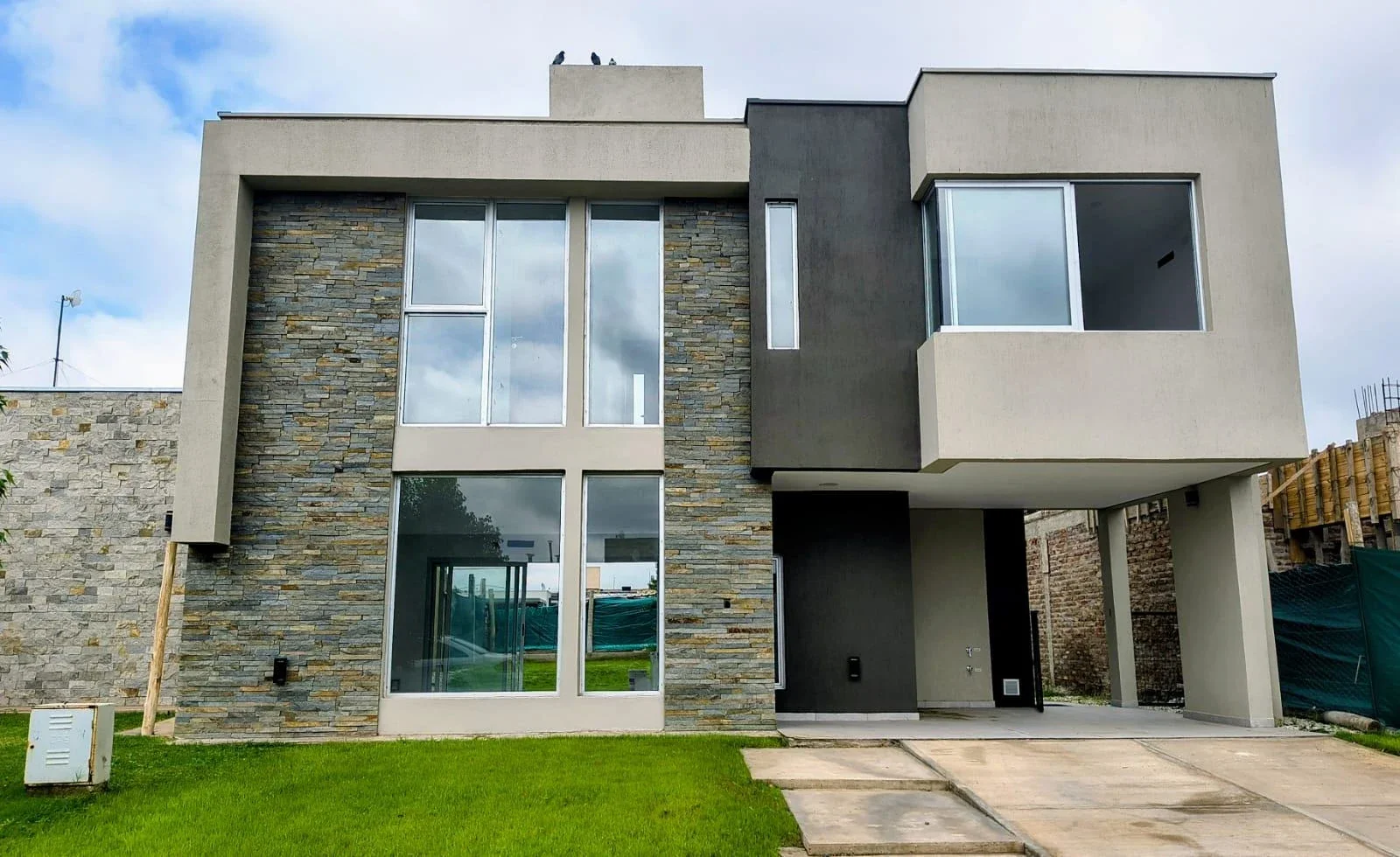 Casa en venta c/ cochera en Rodeo de la Cruz - Imagen 1