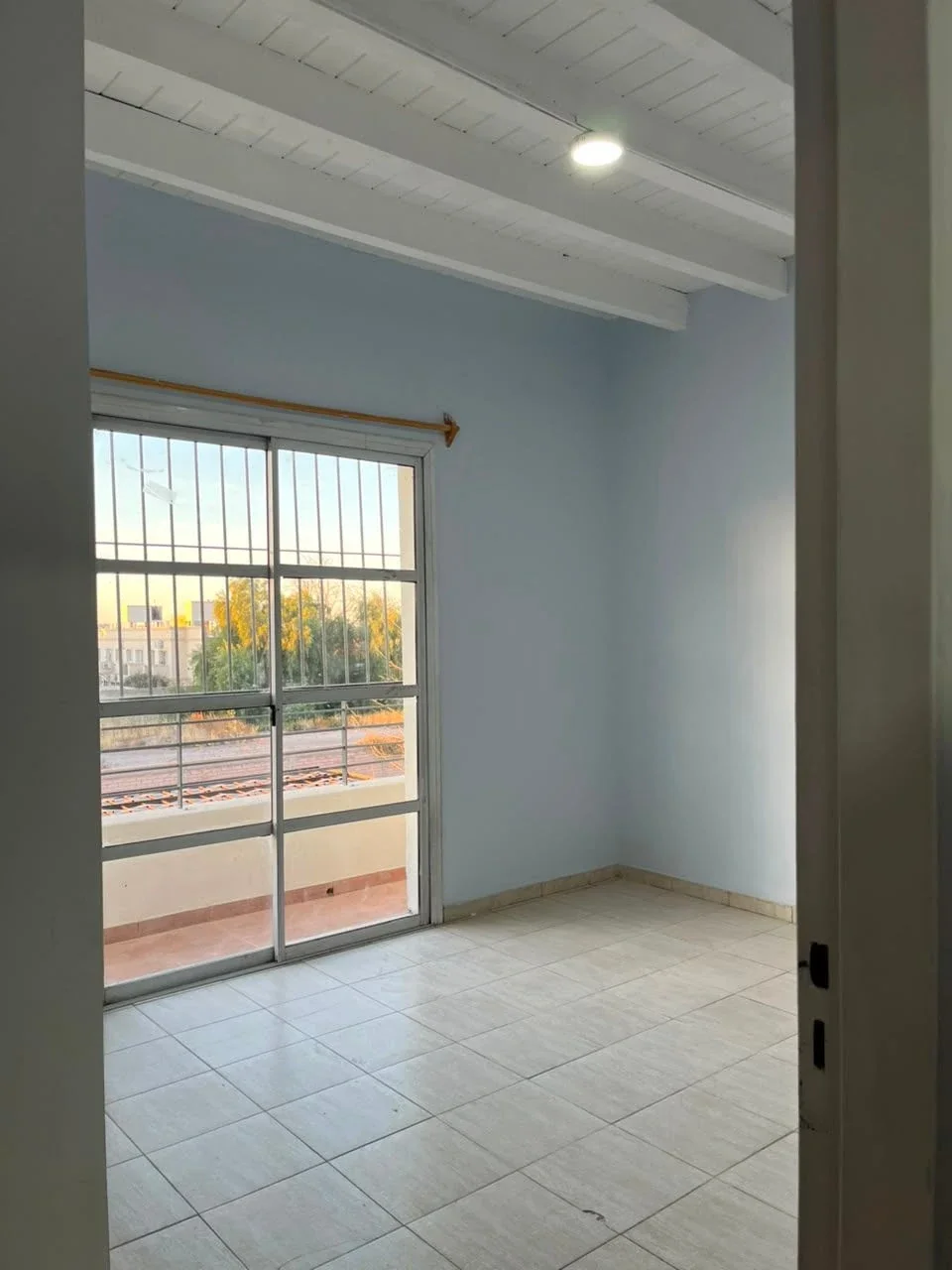 Departamento en alquiler c/ cochera en Las Cañas - Imagen 2