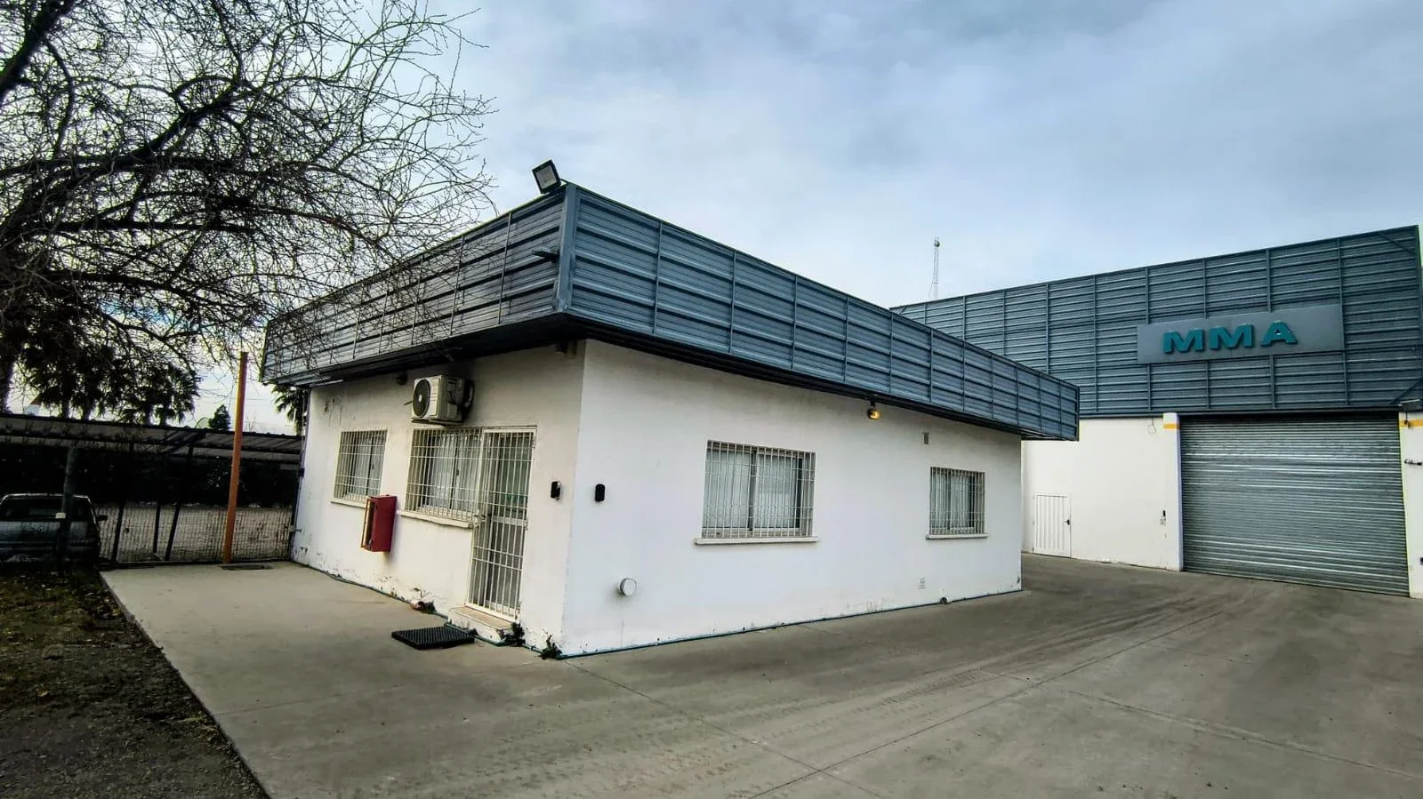 Galpón en alquiler de 1500m2 ubicado en Luzuriaga - Imagen 2