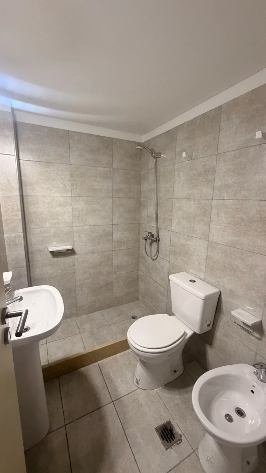Departamento en alquiler c/ cochera en Godoy Cruz - Imagen 2