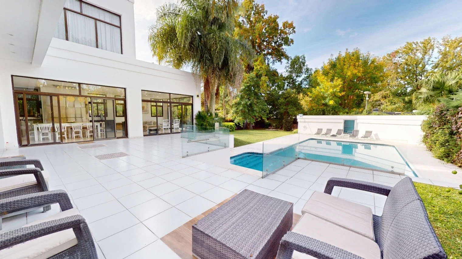 VENTA CASA 6 AMBIENTES CON PILETA EN SAN CARLOS COUNTRY - Imagen 2