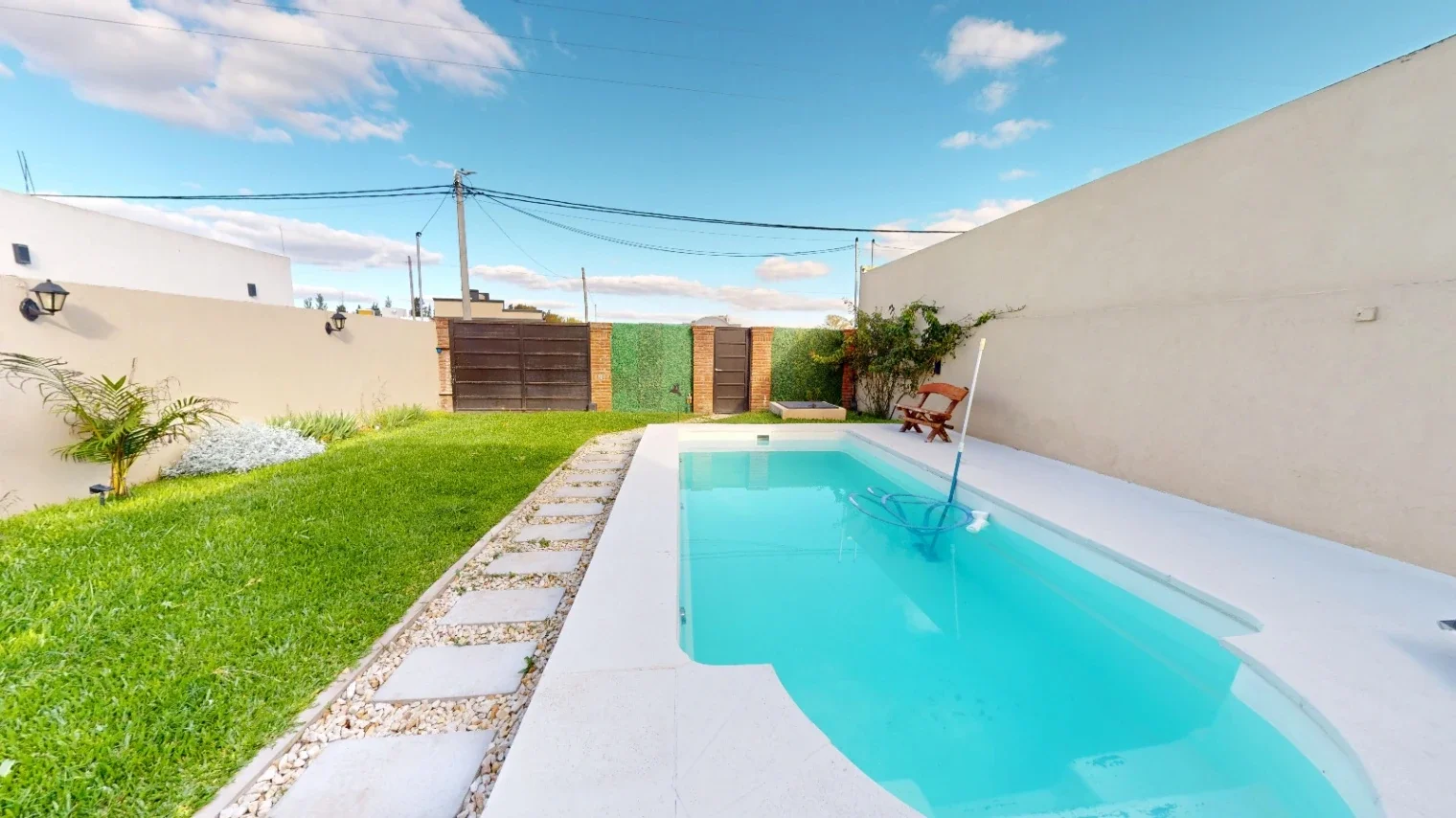 VENTA CASA 3 AMBIENTES CON PILETA QUINCHO Y COCHERA EN PETION CAÑUELAS - Imagen 4