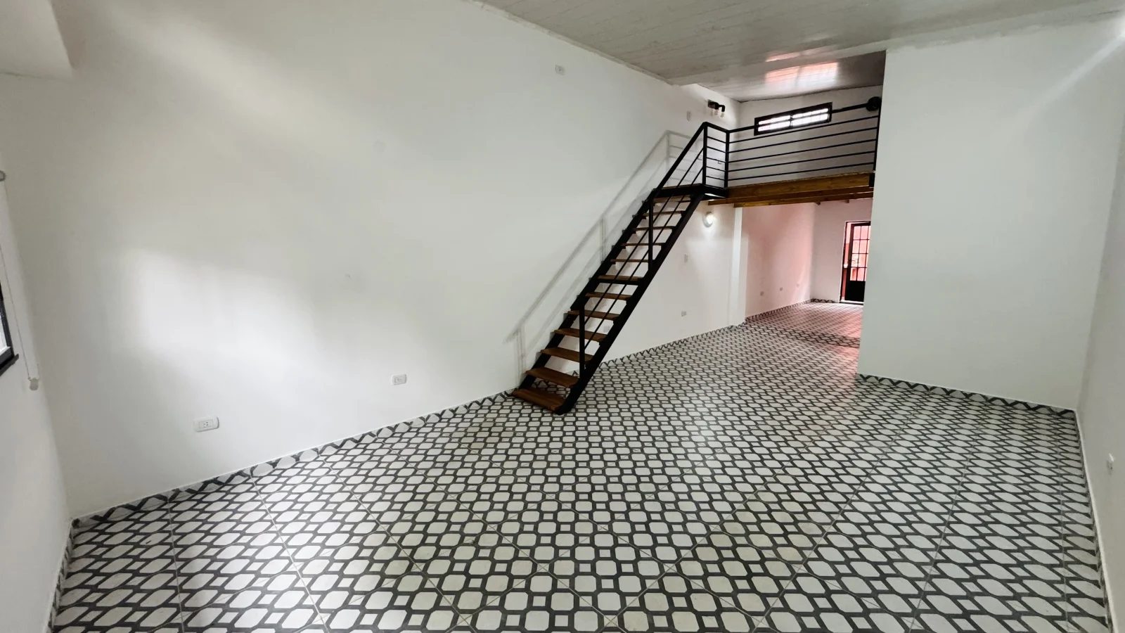 ALQUILER PH MONOAMBIENTE EN DUPLEX CON PATIO EN VILLA LYNCH SAN MARTIN - Imagen 2