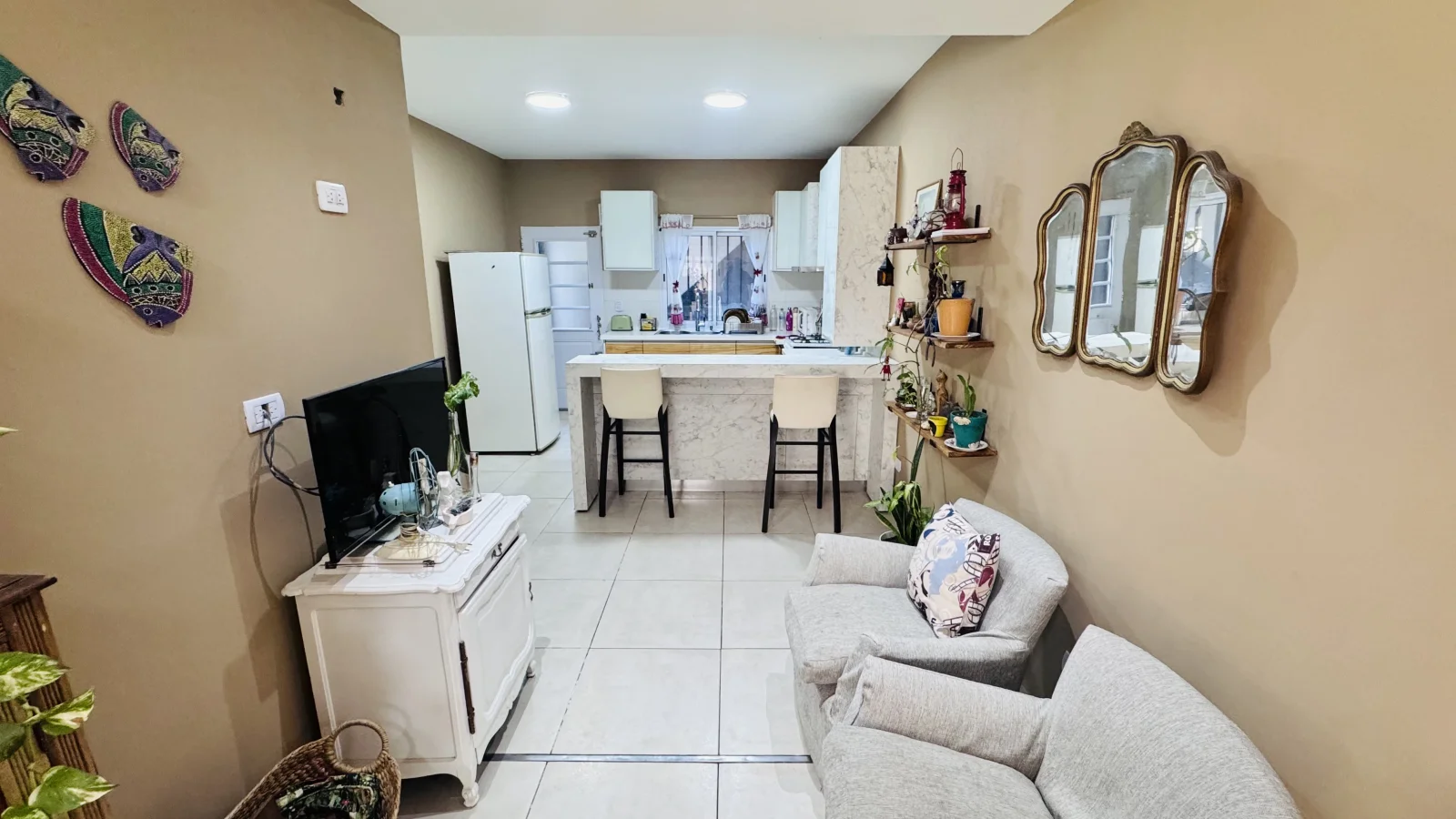 VENTA DUPLEX 3 AMBIENTES CON COCHERA Y PATIO SIN EXPENSAS SAENZ PEÑA - Imagen 2