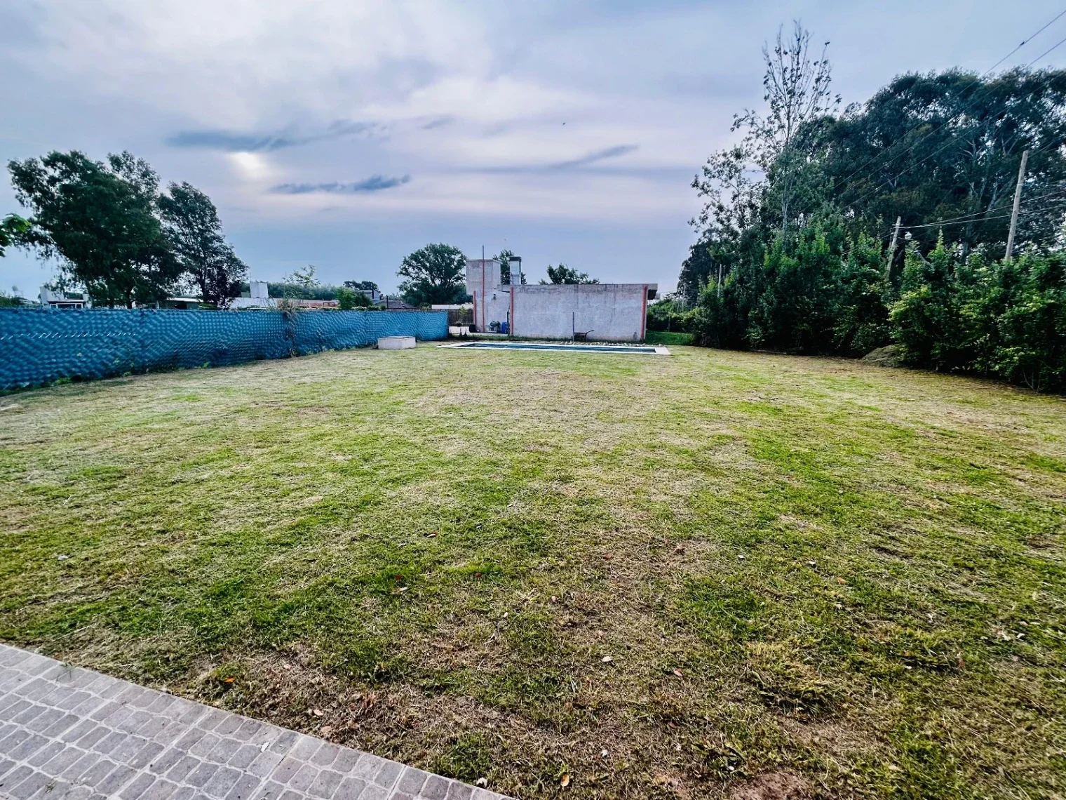 VENTA CASA 4 AMBIENTES CON PILETA Y COCHERA EN BARRIO LOS CAMPITOS CAÑUELAS - Imagen 4