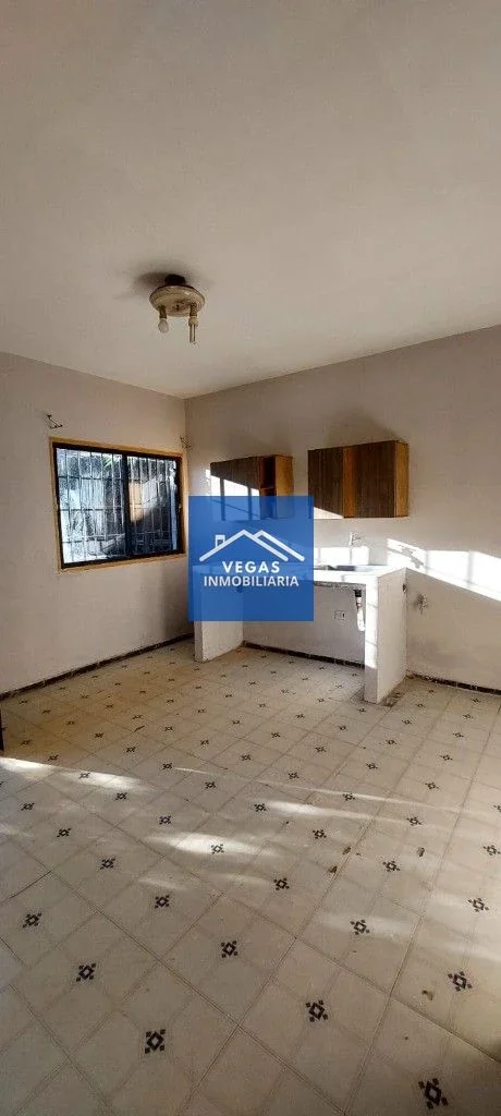 Casa en alquiler c/ cochera en El Algarrobal - Imagen 1
