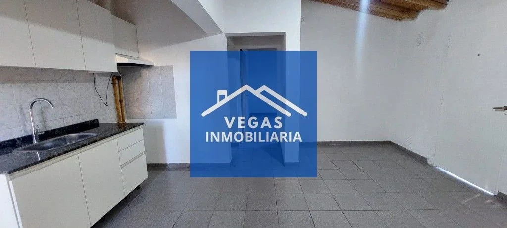 Casa en alquiler c/ cochera en El Bermejo - Imagen 1