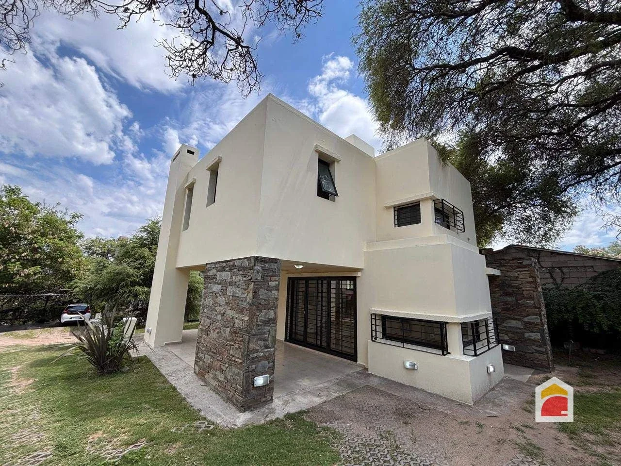 Villa Allende, Housing , Dúplex en alquiler c/ cochera. tres dorm tres baños - Imagen 2