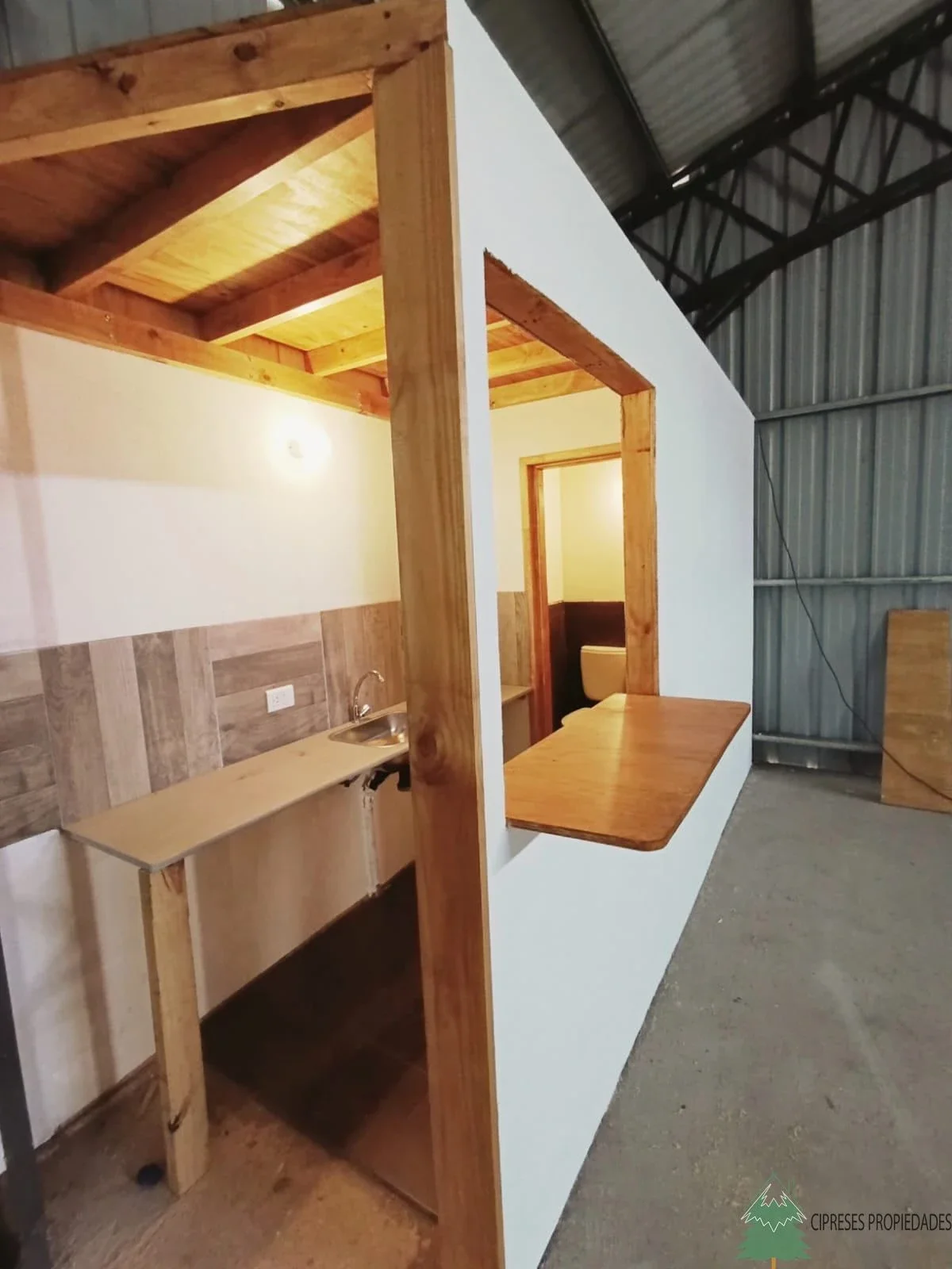 Galpón de 200m2 - San Martin de los Andes - Imagen 4