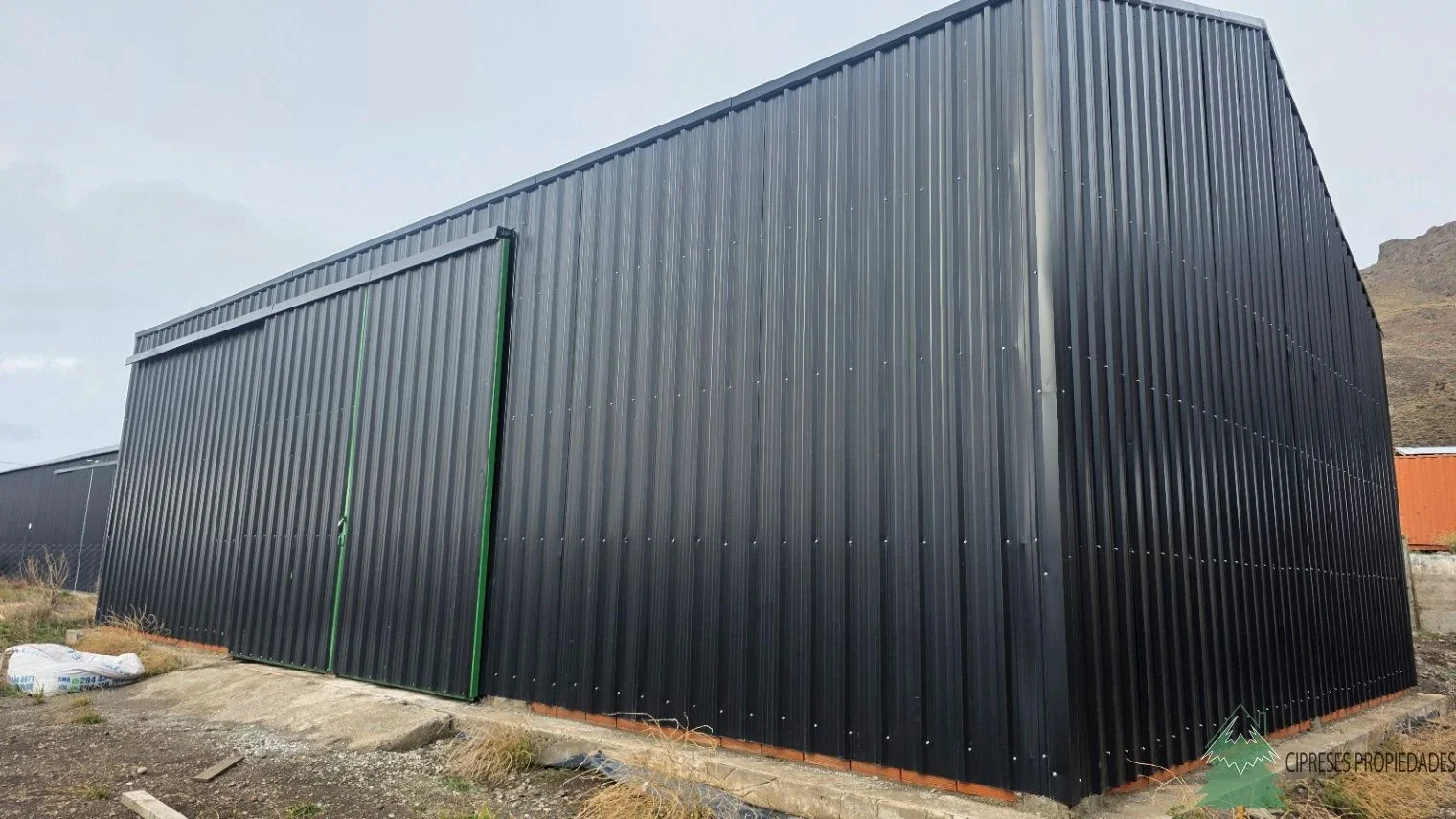 Galpón de 150m2 a Estrenar - San Martin de los Andes - Imagen 4