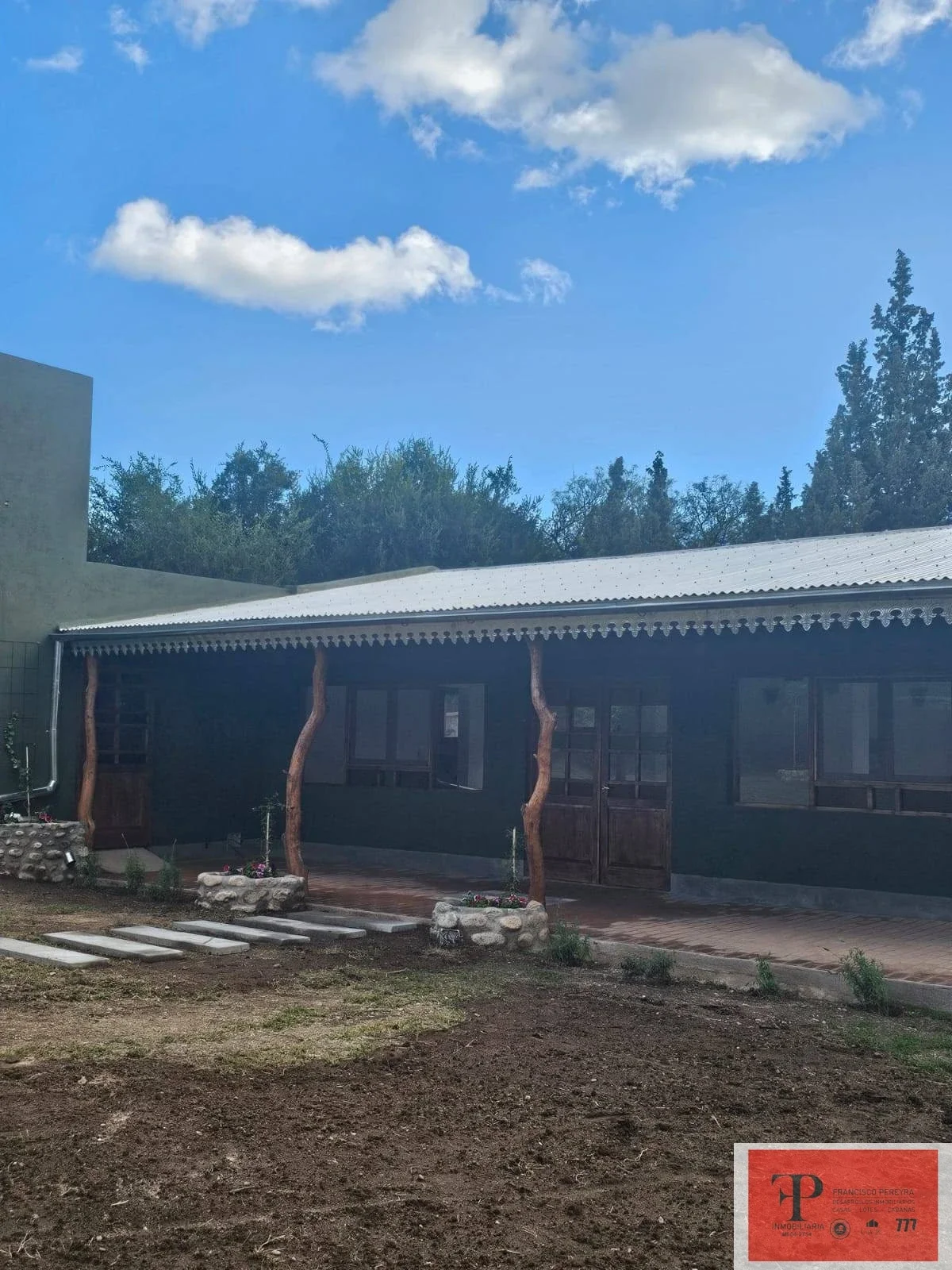 Local comercial en alquiler ubicado en Villa de las Rosas - Imagen 1