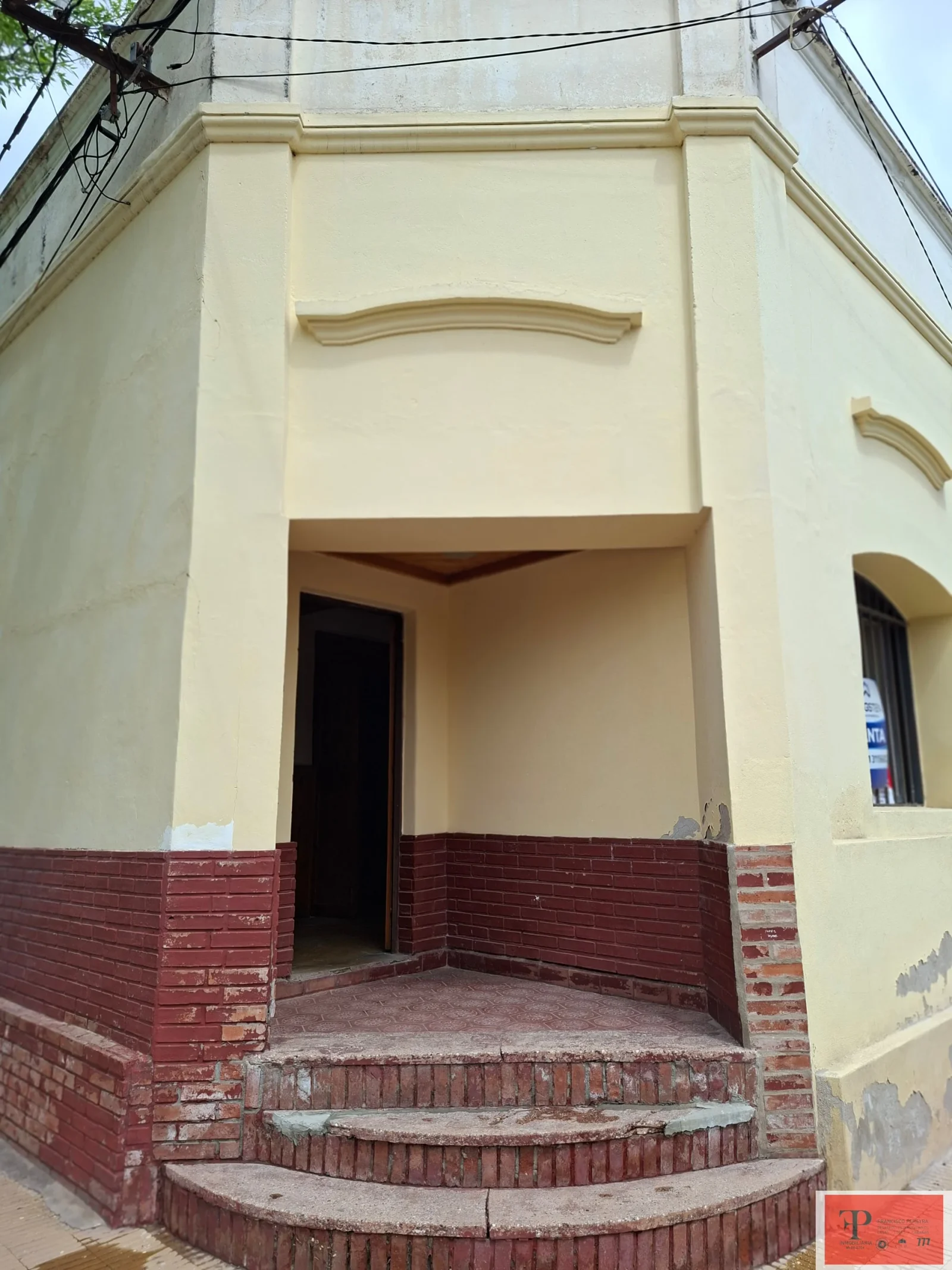 Casa en venta c/ cochera en Villa Dolores - Imagen 1