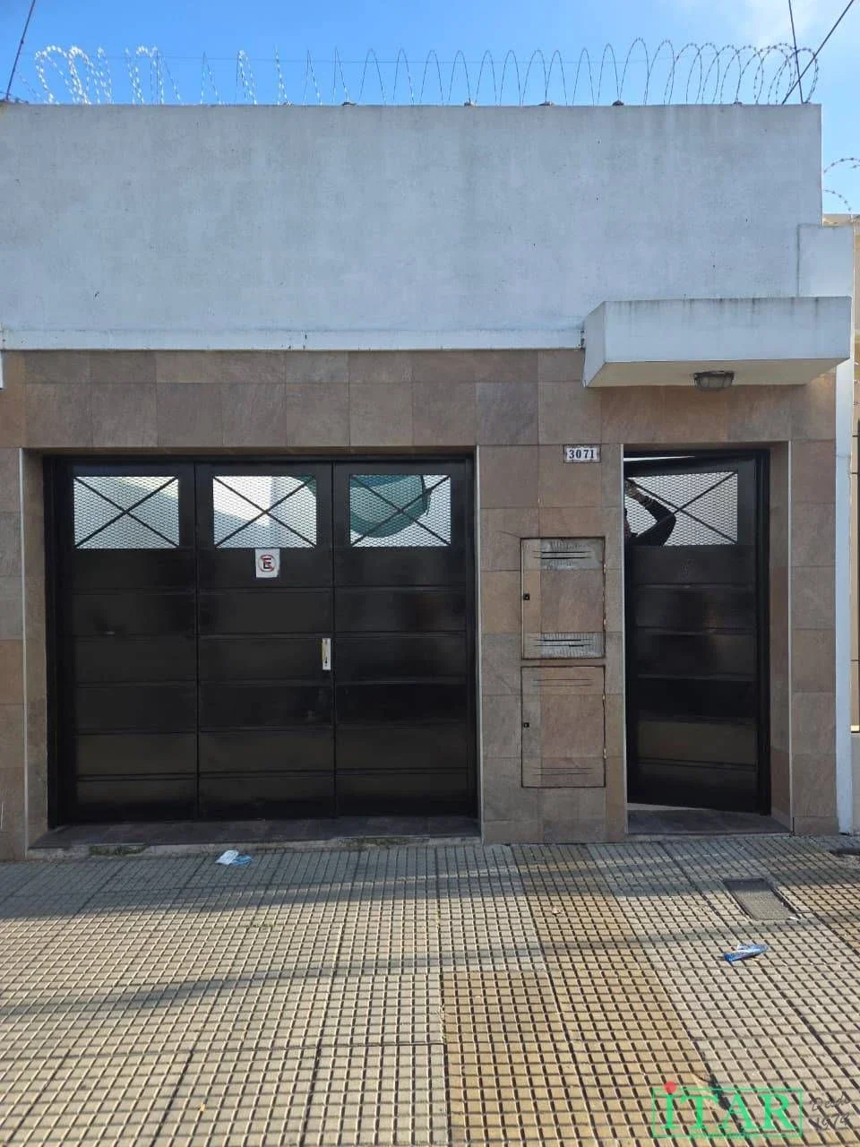 Casa en alquiler c/ cochera en Villa Soldati - Imagen 1