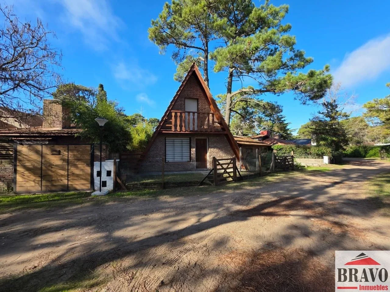 Chalet en venta c/ cochera en Zona Norte - Imagen 2