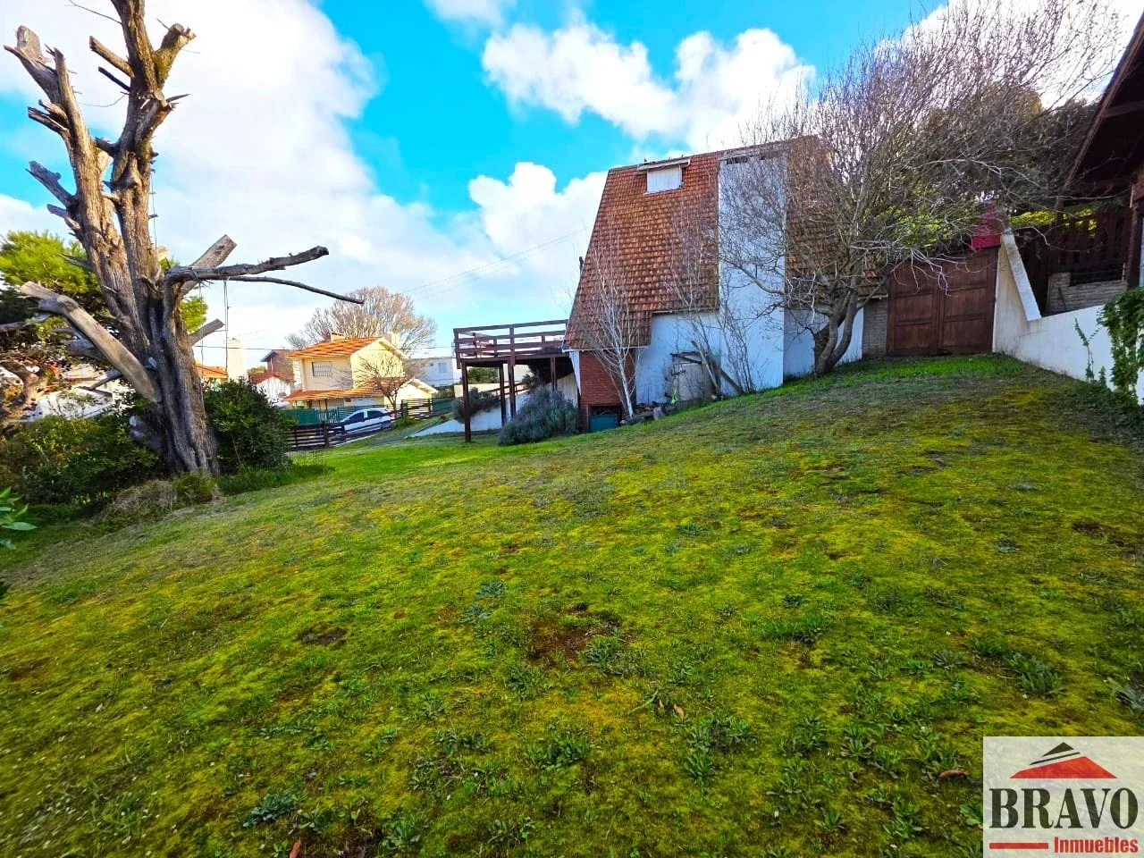 Chalet en venta c/ cochera en Zona Sur - Imagen 3