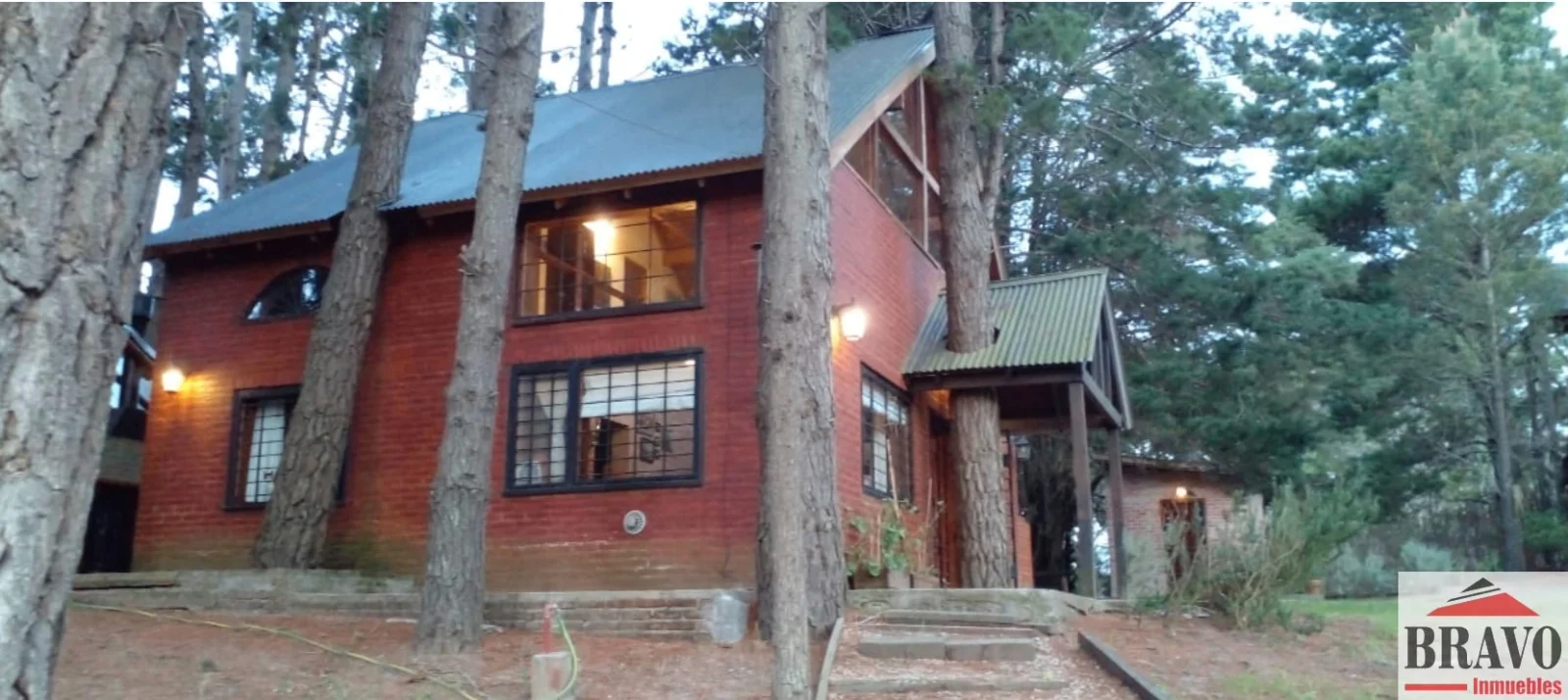 Chalet en venta + lote libre - Imagen 1