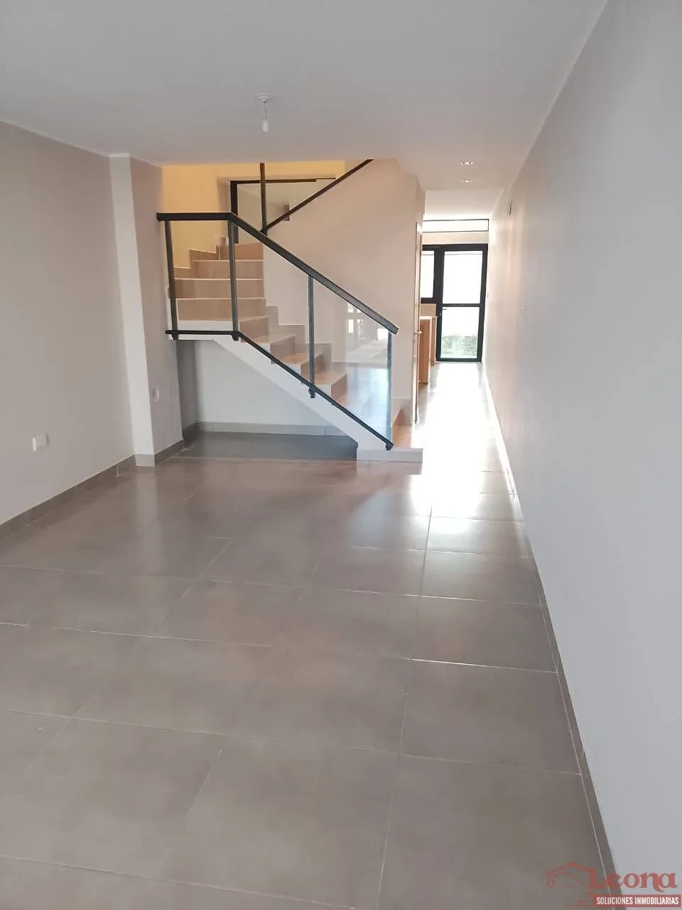 Dúplex 2 dorm en alquiler c/ cochera en Bajo la Viña - Imagen 3
