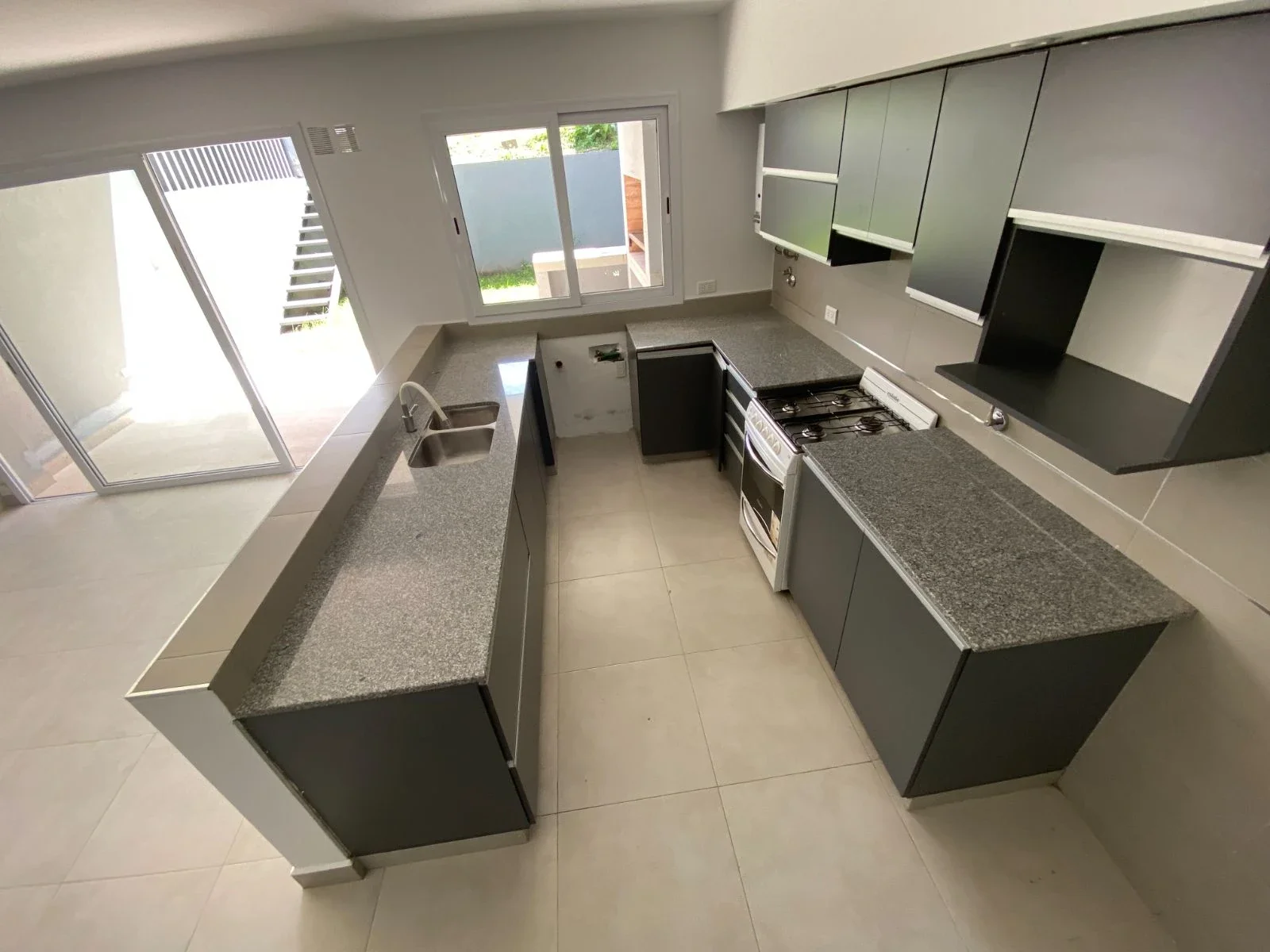 Dúplex A LA VENTA de 3 dormitorios c/ cochera Bº Bajo la Viña - Imagen 5