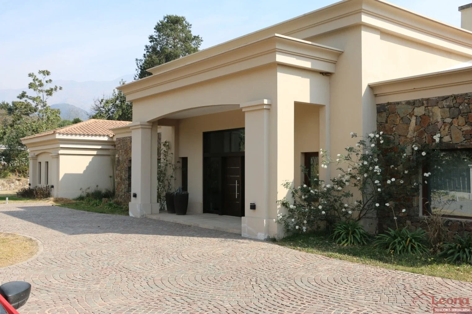 Casa en alquiler 4 dorm c/ cochera en Los Nogales - Imagen 3