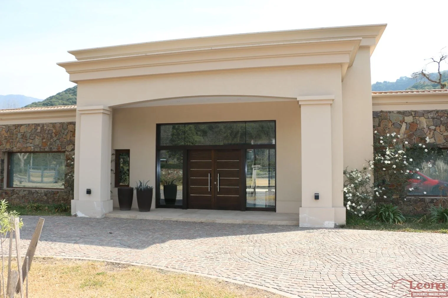 Casa en alquiler 4 dorm c/ cochera en Los Nogales - Imagen 4
