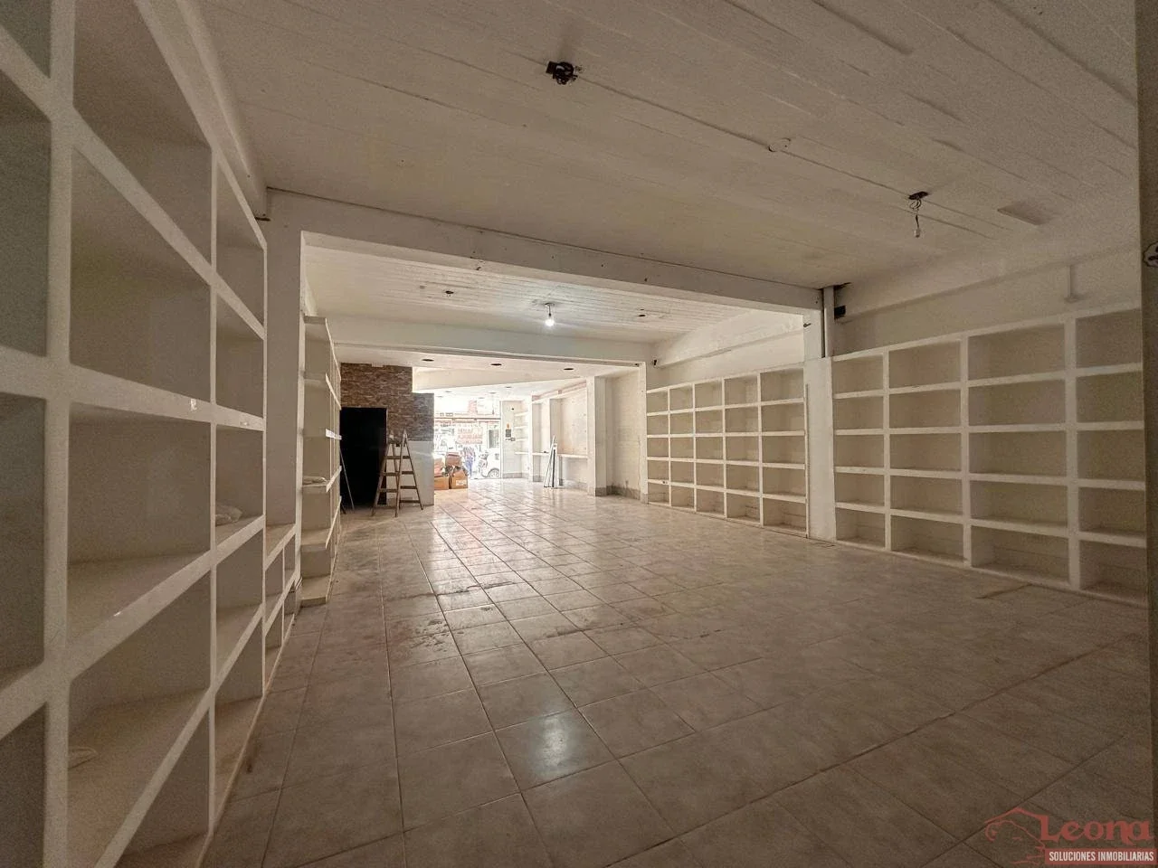 Local comercial en alquiler ubicado en Centro - Imagen 3