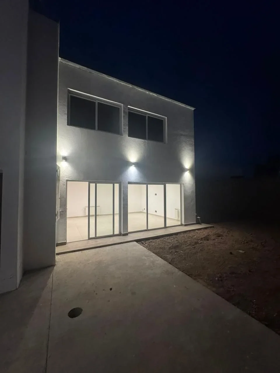 Casa en venta c/ cochera en Otros barrios - Imagen 2