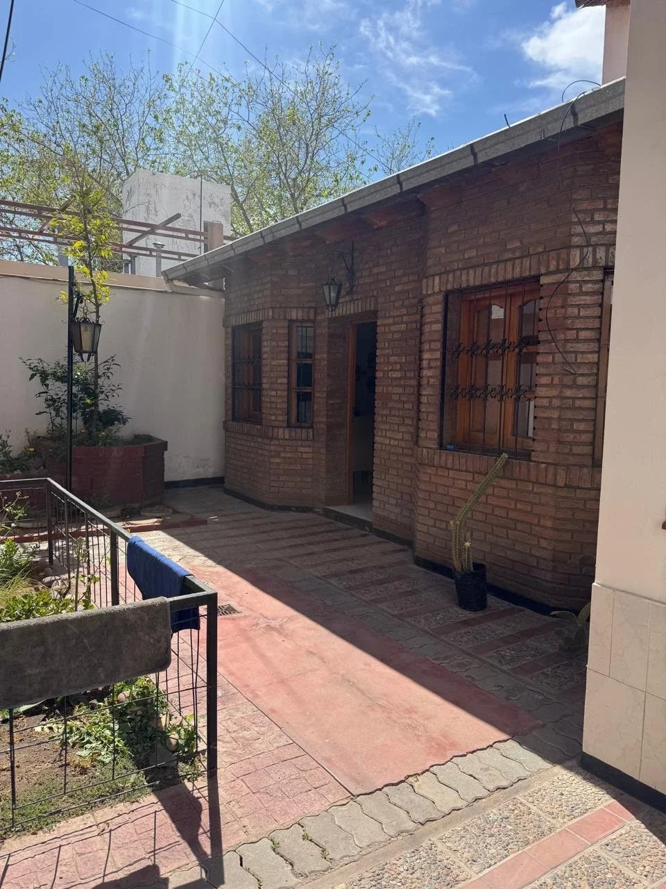 Casa en venta c/ cochera en 4.ª Sección Área Fundacional - Imagen 5