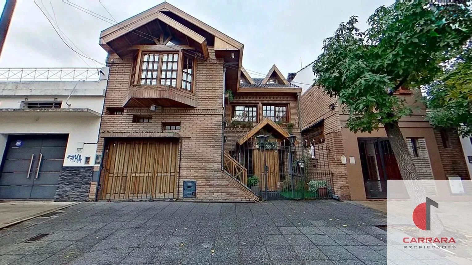 Venta de casa 4 ambientes con cochera y fondo + dpto 2 ambientes en Aldo Bonzi - Imagen 1