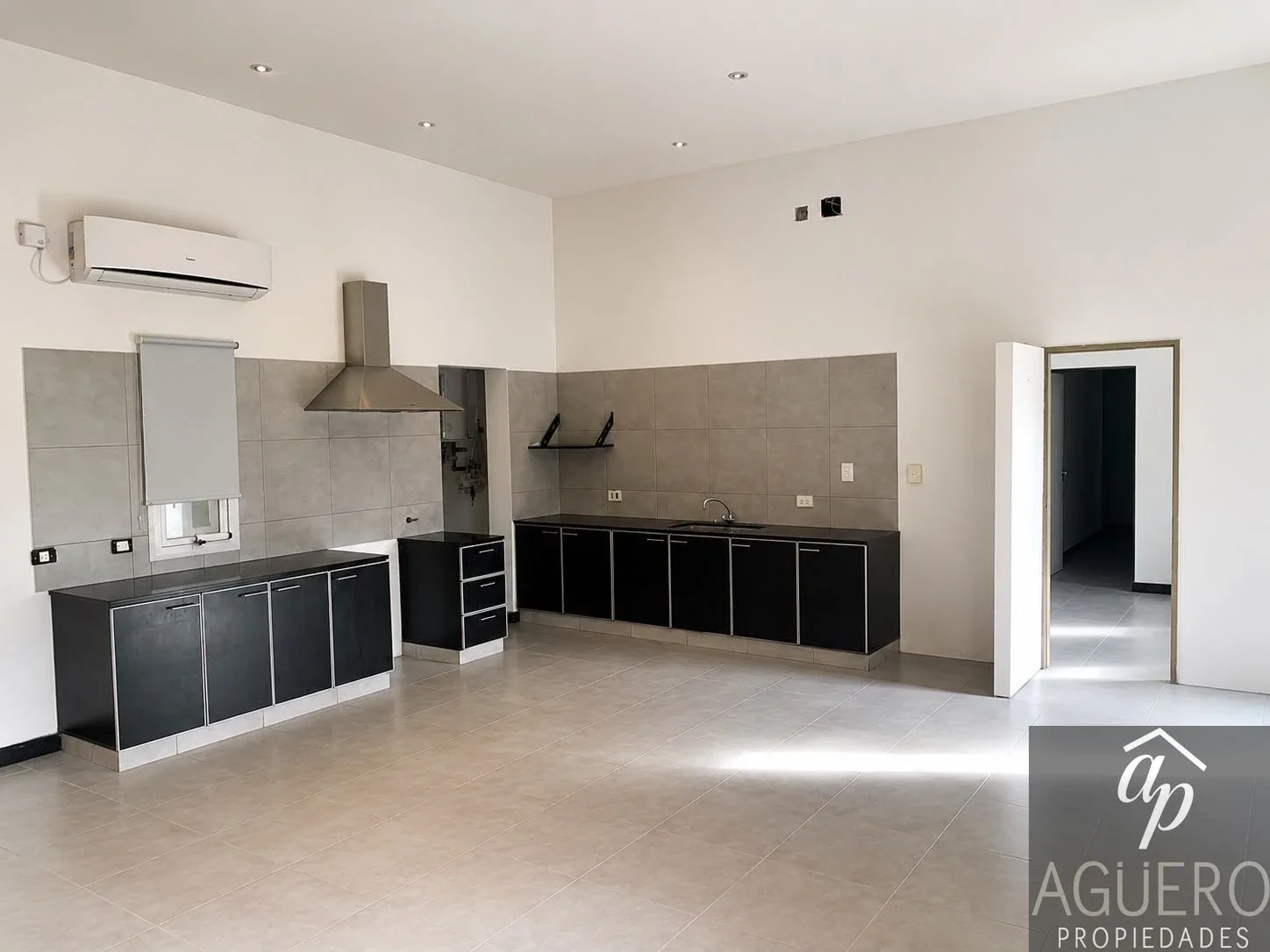 Casa en alquiler c/ cochera en San Lorenzo Chico - Imagen 4