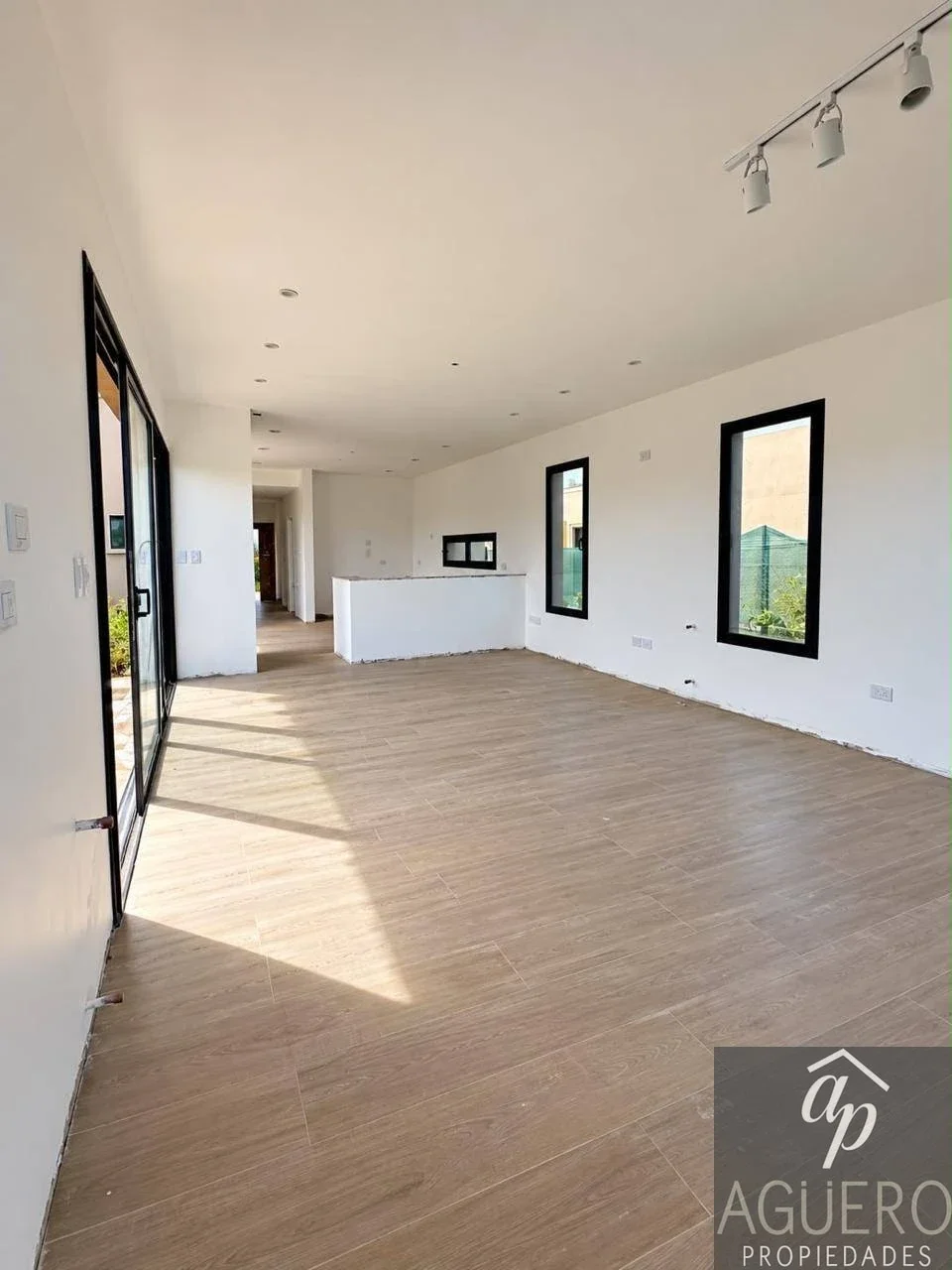 Casa en venta c/ cochera en Jardines de San Lorenzo - Imagen 2