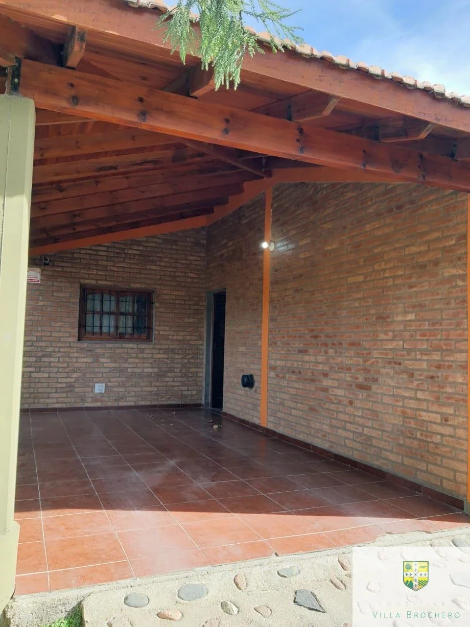 Casa en alquiler temporario c/ cochera en Villa Cura Brochero - Imagen 1