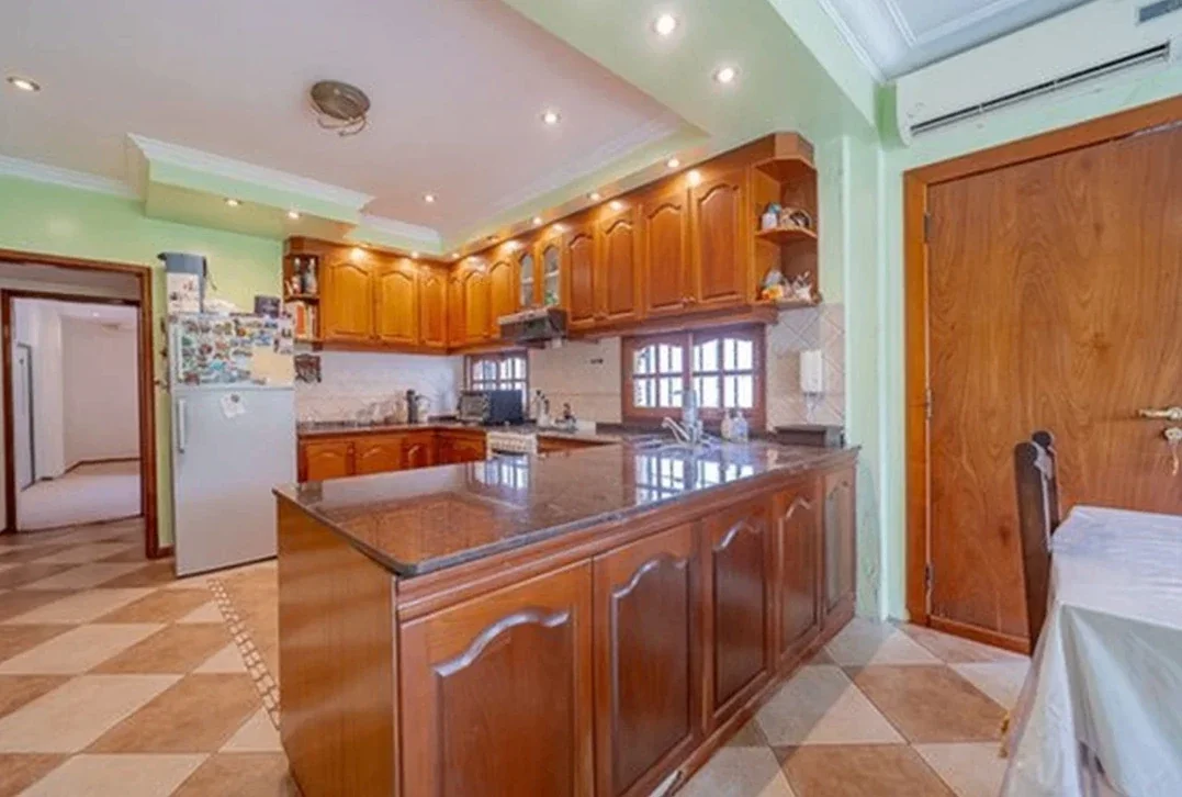 Casa en venta con pileta, jardín y quincho en Haedo - APTO CREDITO - Imagen 5