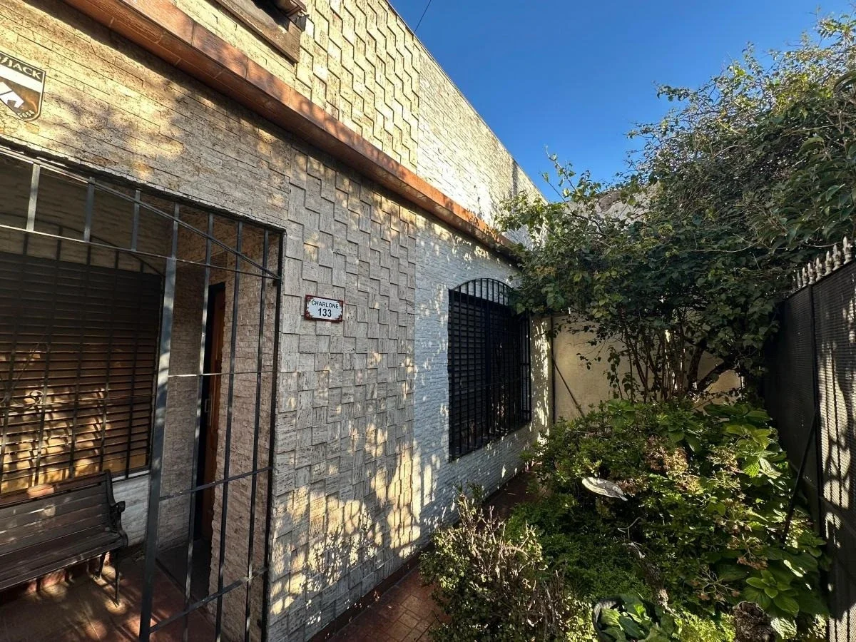 Casa en venta 4 ambientes con cochera, patio y terraza en La Tablada - Imagen 4