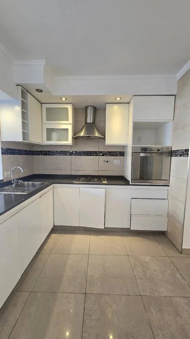 Hermosa Casa 6 amb con patio en venta en San Justo - Imagen 5
