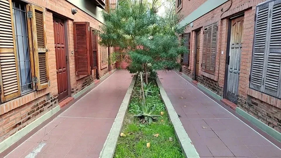 Dúplex 2 ambientes en alquiler con patio en Ramos Mejía - Imagen 1