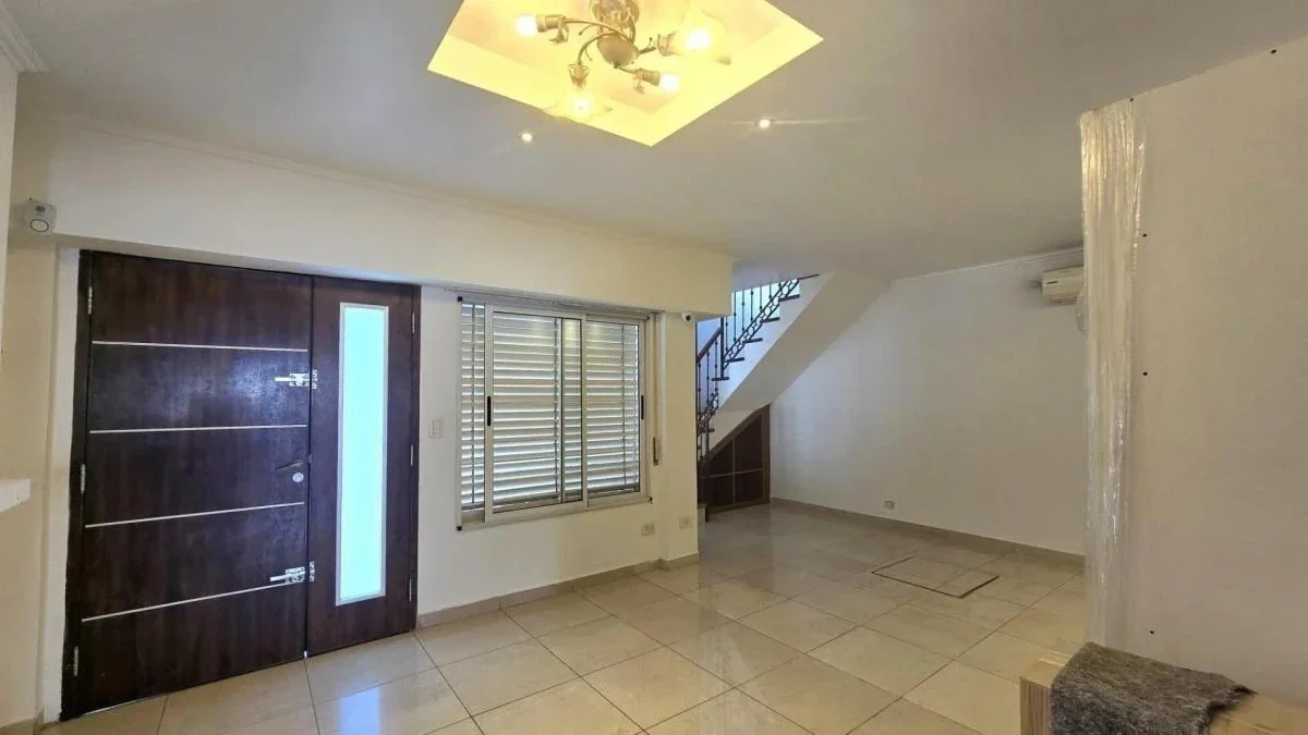 Hermosa Casa 6 amb con patio en venta en San Justo - Imagen 4