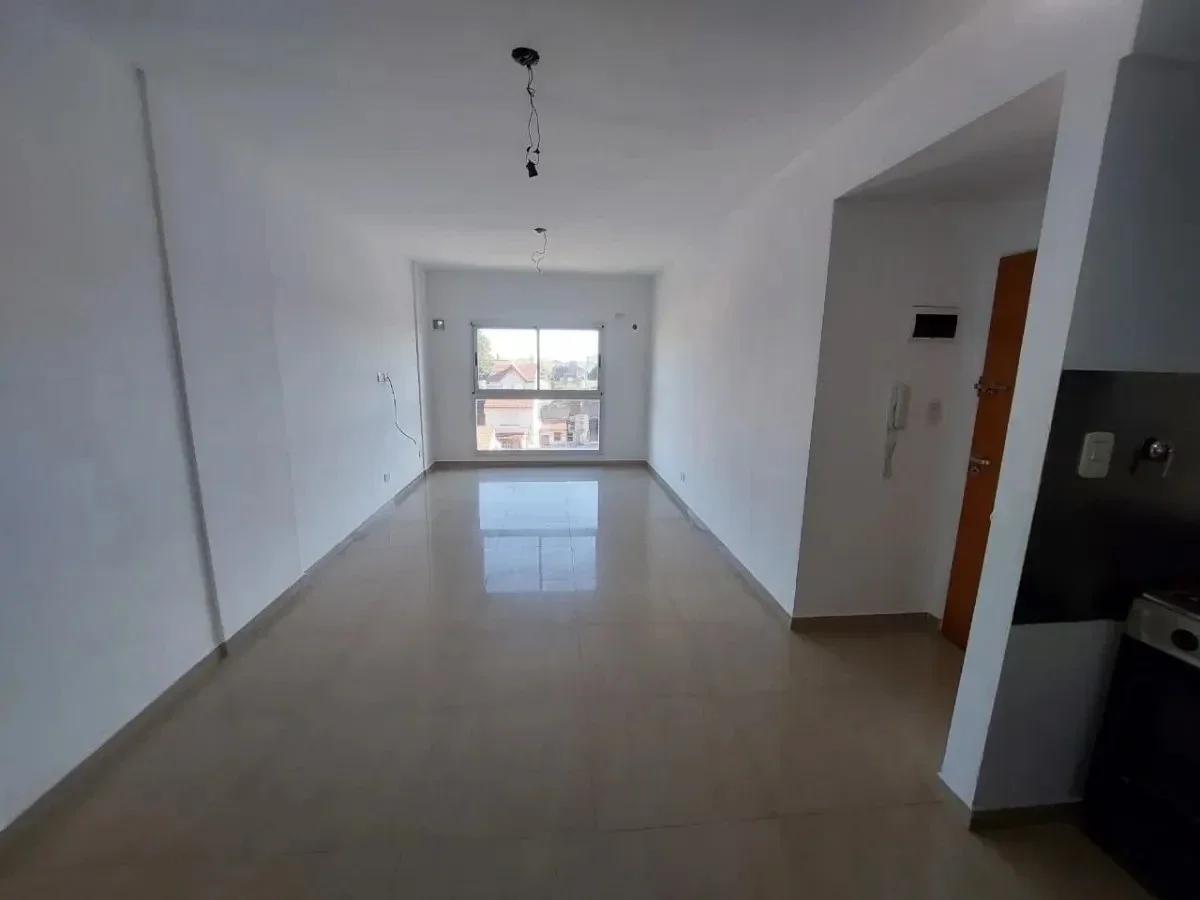 Departamento 2 amb en venta con cochera en Villa Luzuriaga - Imagen 1