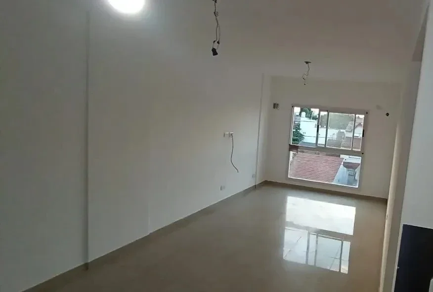 Departamento 2 amb en venta con cochera en Villa Luzuriaga - Imagen 2