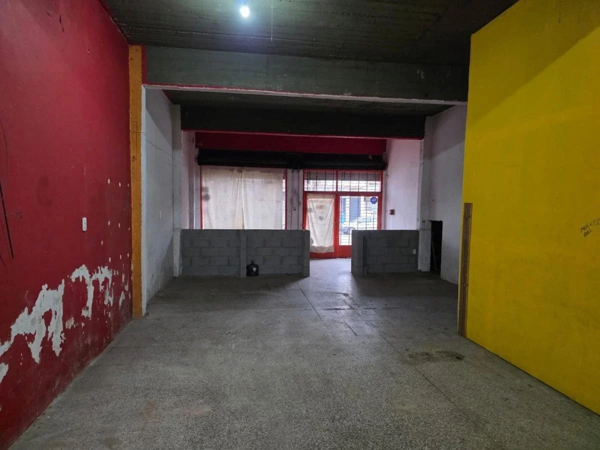 Alquiler Local Comercial de 95m²en Villa Luzuriaga - Imagen 3