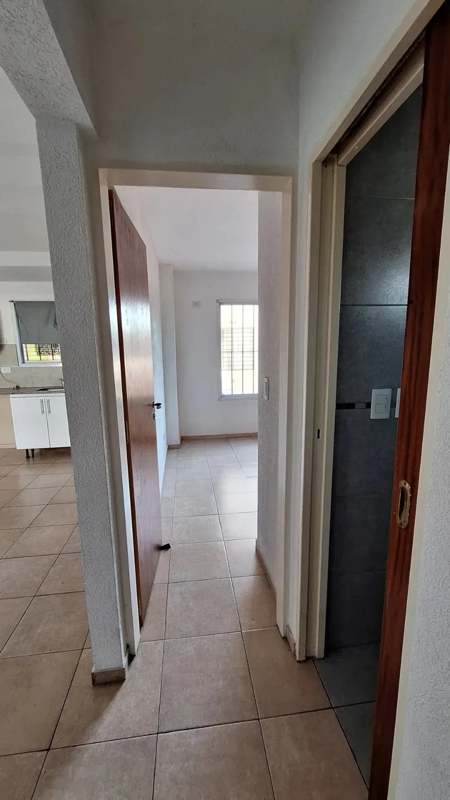 Departamento en alquiler 2 ambientes con cochera en Morón - Imagen 4