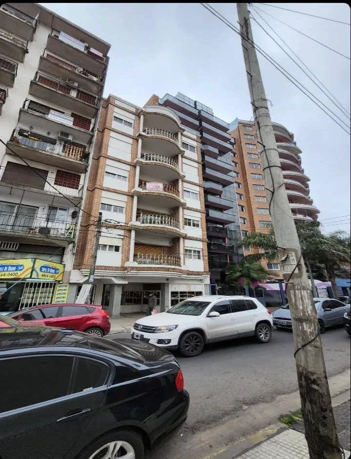 DEPARTAMENTO EN VENTA – 3 DORMITORIOS, COCHERA Y ESTUDIO – APTO CRÉDITO - Imagen 2